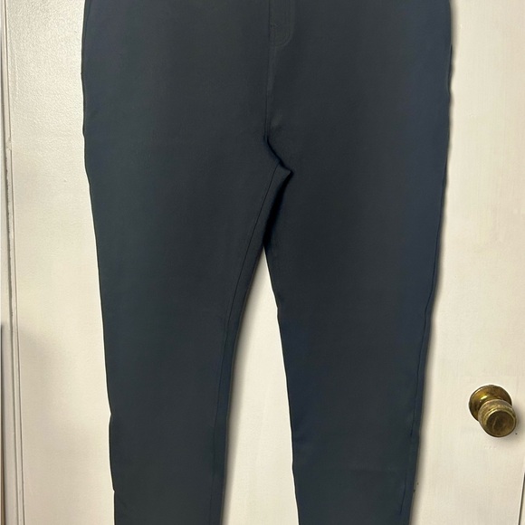 SPANX Pants - SPANX women’s cropped straight pull on pants